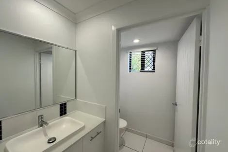 Property photo of 35 Michelle Crescent Bucasia QLD 4750