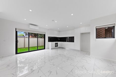 Property photo of 2/53 Loch Street Cranbourne VIC 3977