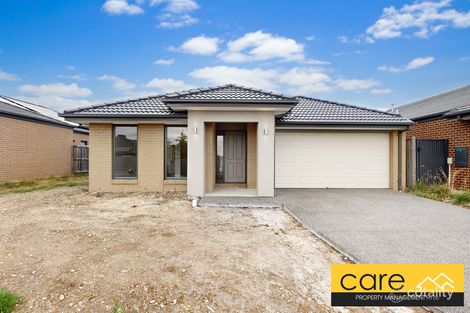 33 Casa Cct, Clyde North, VIC 3978