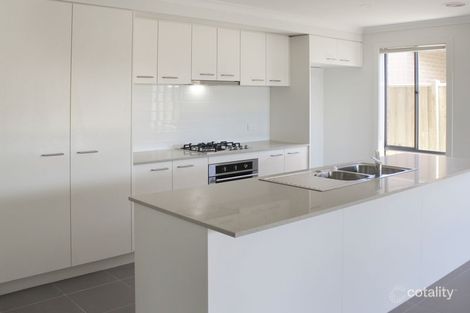 Property photo of 5 Eason Avenue Tarneit VIC 3029