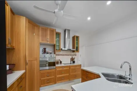 Property photo of 3 Mowbray Court Mount Low QLD 4818