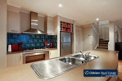 Property photo of 4 Tabak Court Berwick VIC 3806