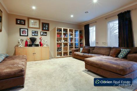 Property photo of 4 Tabak Court Berwick VIC 3806