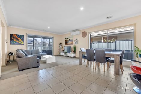 Property photo of 40 Cockatiel Circuit Craigieburn VIC 3064