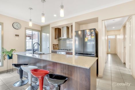 Property photo of 40 Cockatiel Circuit Craigieburn VIC 3064