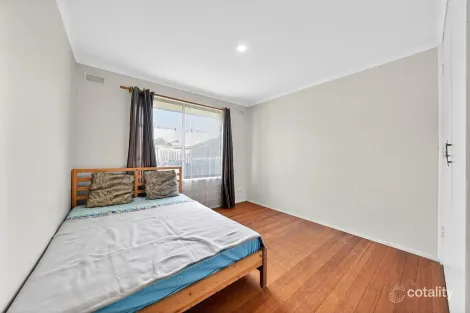 Property photo of 6 Acfold Court St Albans VIC 3021