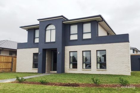 7 Oakhill Cres, Colebee, NSW 2761