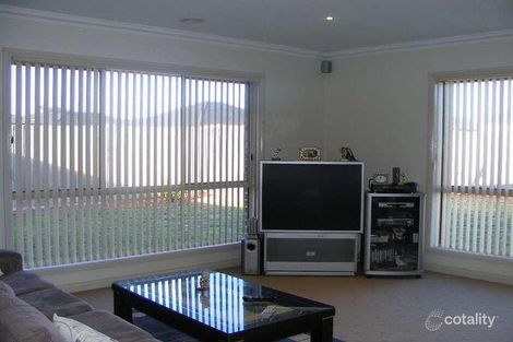 Property photo of 12 Henning Avenue Lynbrook VIC 3975