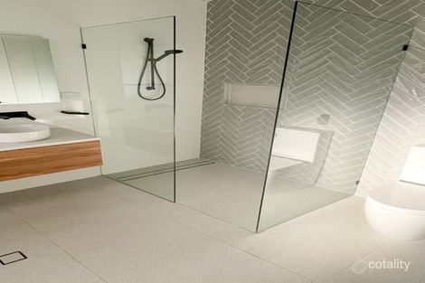 Property photo of 2/34 Broad Street Labrador QLD 4215