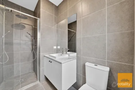 Property photo of 6 Cherrypool Crescent Eynesbury VIC 3338