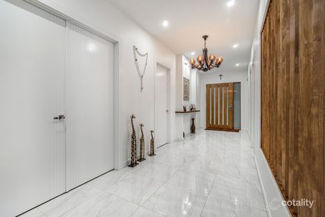 Property photo of 11 Quarter Street Roxburgh Park VIC 3064