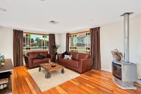 Property photo of 40 Halloran Drive Jerrabomberra NSW 2619