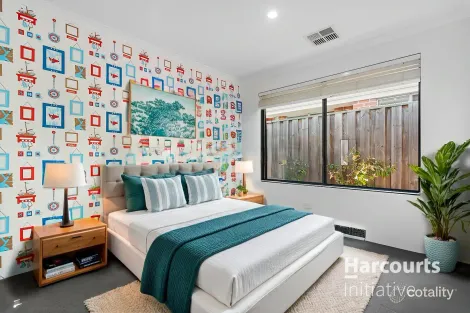 Property photo of 1 Pallarup Crescent Ellenbrook WA 6069