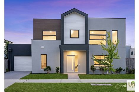 4 Mountjoy Cct, Clyde North, VIC 3978