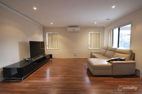 Property photo of 12 Peregrine Street Cranbourne North VIC 3977