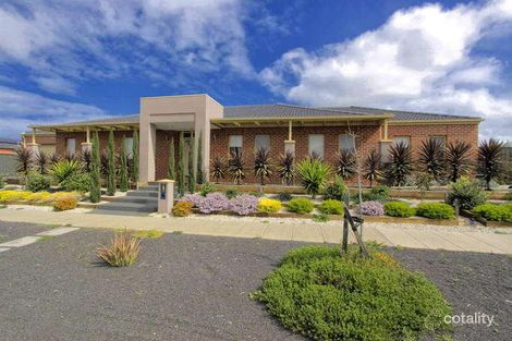 3 Coorong Pl, Burnside, VIC 3023