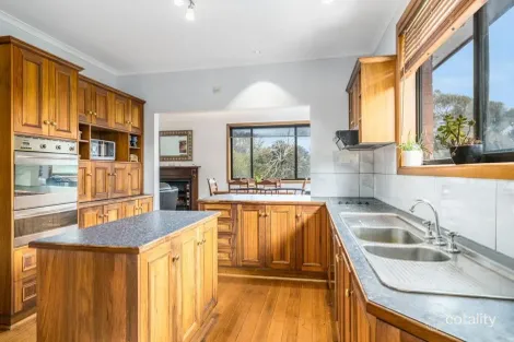 Property photo of 335 De Motts Road Anakie VIC 3213