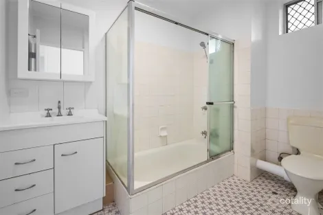 Property photo of 5/207 Cavendish Road Coorparoo QLD 4151