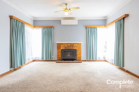 Property photo of 42 Lake Terrace East Mount Gambier SA 5290
