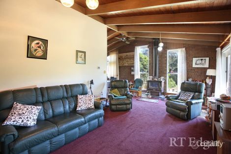 Property photo of 15 Noonan Grove Woodend VIC 3442