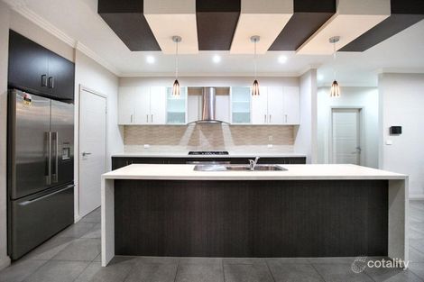 Property photo of 2 Hayfield Road Roxburgh Park VIC 3064