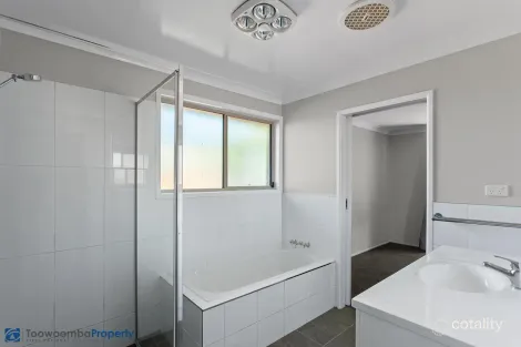 Property photo of 334 West Street Kearneys Spring QLD 4350