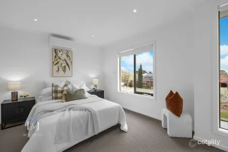 Property photo of 1/11 Howqua Place Pakenham VIC 3810