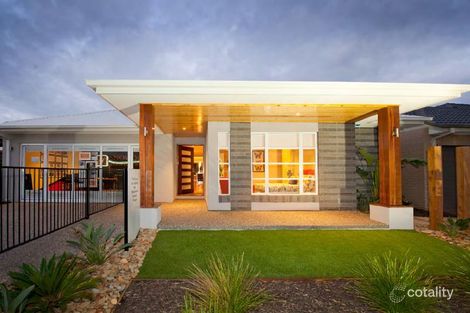 Property photo of 16 Halford Way Strathtulloh VIC 3338