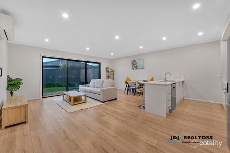 Property photo of 31 Lumeah Drive Cranbourne West VIC 3977