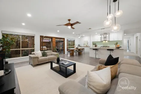 Property photo of 15 Abbotswood Road Doreen VIC 3754