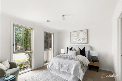 Property photo of 2/5 Westminster Avenue Hillside VIC 3037