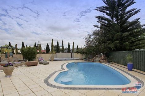 Property photo of 15 Highclere Boulevard Marangaroo WA 6064