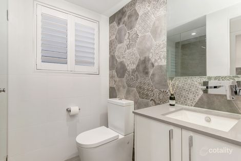 Property photo of 36 Clipper Boulevard Clear Island Waters QLD 4226