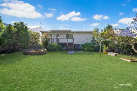 Property photo of 81 Macquarie Grove Caves Beach NSW 2281