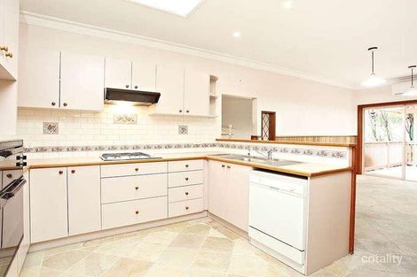 11 Somerset Cres, Croydon, VIC 3136