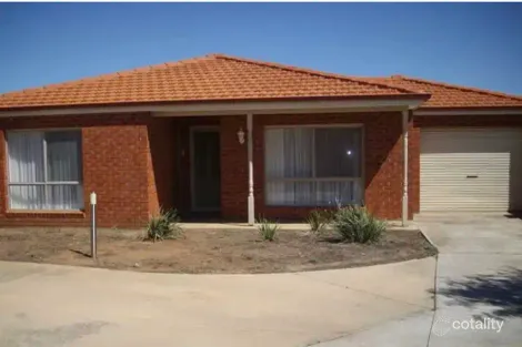 4/10 Toolern St, Melton South, VIC 3338
