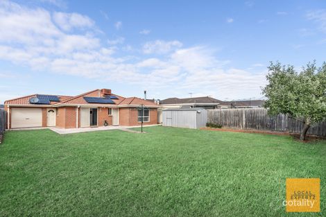 Property photo of 35 Mankina Circuit Delahey VIC 3037