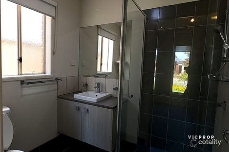 Property photo of 29 Martaban Crescent Point Cook VIC 3030