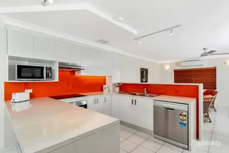 1/60 Charles St, Manunda, QLD 4870