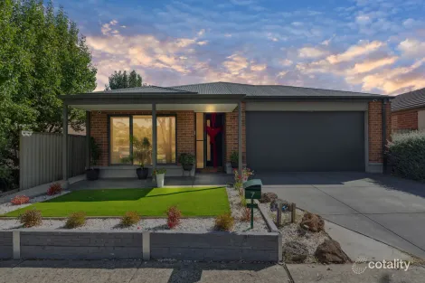 Property photo of 7 Inspiration Circuit Pakenham VIC 3810