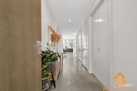 Property photo of 15 Rising Sun Parade Tarneit VIC 3029