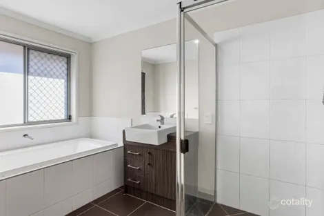 Property photo of 50 Denham Circuit Willow Vale QLD 4209