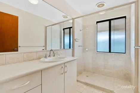 Property photo of 30 Leyburn Drive Halls Head WA 6210