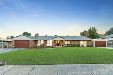 33 Yarralumla Dr, Langwarrin, VIC 3910