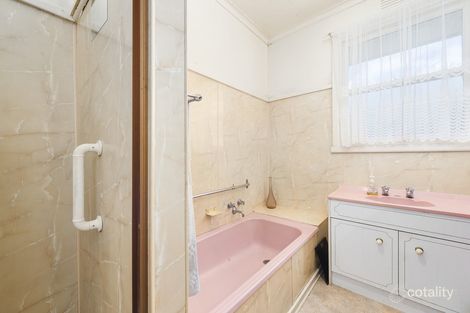Property photo of 11 Quamby Avenue Colac VIC 3250