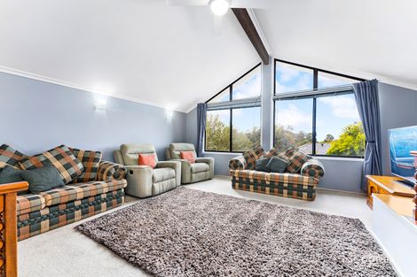 Property photo of 12 Athel Tree Crescent Bradbury NSW 2560