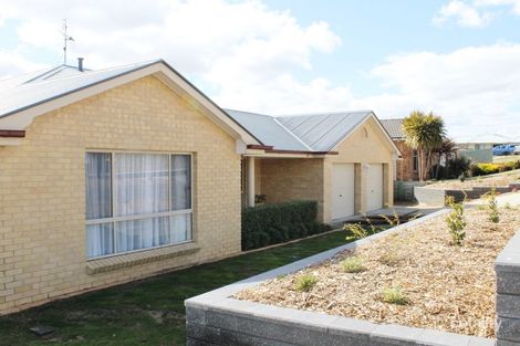 27 Cypress Cres, Kelso, NSW 2795