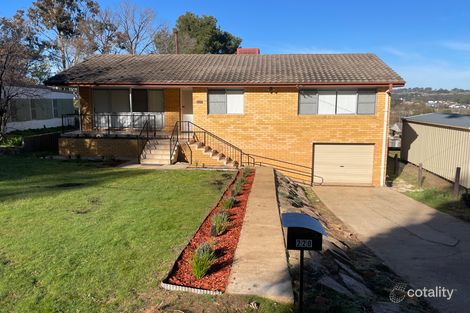 220 WILLIAM ST, YOUNG, NSW 2594