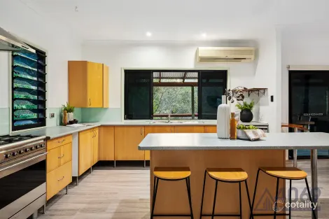 Property photo of 23 Neikah Close Karana Downs QLD 4306