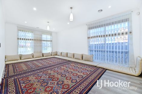 Property photo of 1 Eureka Crescent Narre Warren South VIC 3805